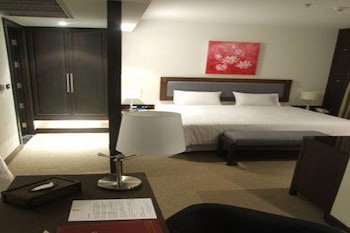 Sunee Grand Hotel & Convention Center