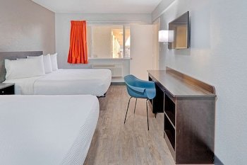 Motel 6 Lancaster