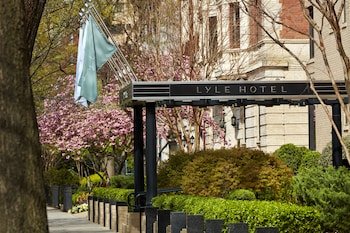 Lyle Hotel