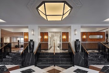 Lyle Hotel