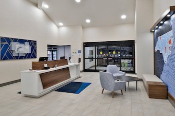 Holiday Inn Express Winston - Salem Downtown West