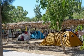 Plaka Beach Camping