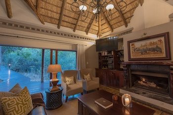 Thornybush Waterbuck Game Lodge
