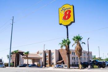 Super 8 by Wyndham Yuma