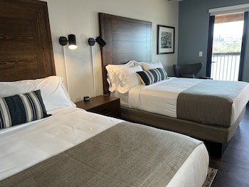 Hidden Falls Inn at Lake Marble Falls