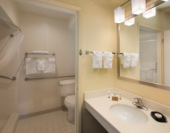 Golden Sails Hotel