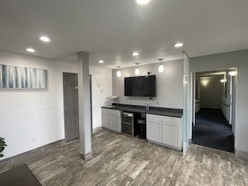 Magnuson Hotel Fort Wayne North – Coliseum