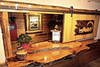 Yellowstone Village Inn & Suites