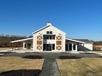 Historic Kent Manor Inn