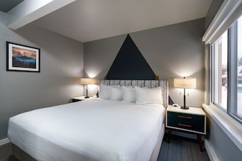 Tamarack Lodge