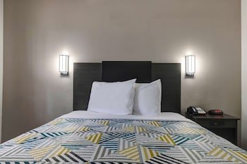 Studio 6 Dallas South Arlington
