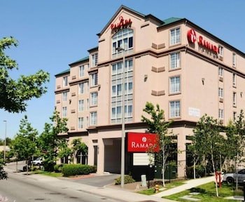 Ramada by Wyndham SeaTac Airport
