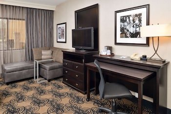 Best Western Plus Midwest Inn