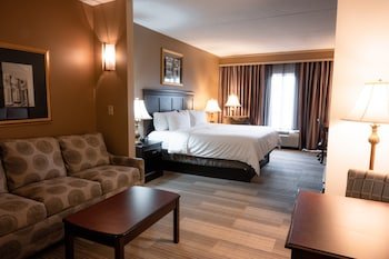 Holiday Inn Express & Suites Tuscaloosa - University