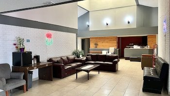Red Carpet Inn And Suites