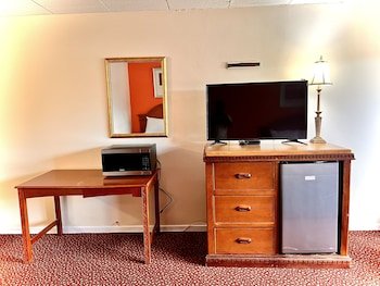 Red Carpet Inn And Suites