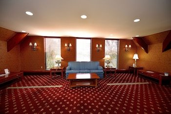 Riverview Inn & Suites