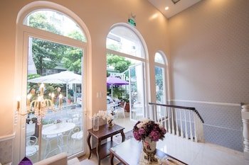 Saigon By Night Luxury Hotel