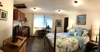 Hale Maluhia Country Inn