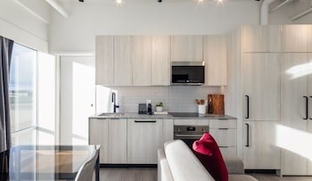 Steveston Waterfront Hotel