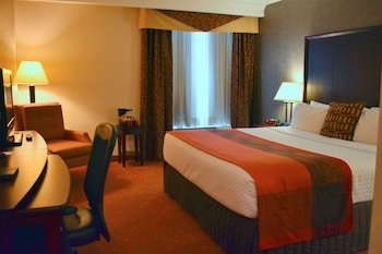 Crowne Plaza Hamilton Hotel & Conf Center
