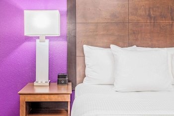 La Quinta Inn & Suites by Wyndham Lubbock West Medical Centr