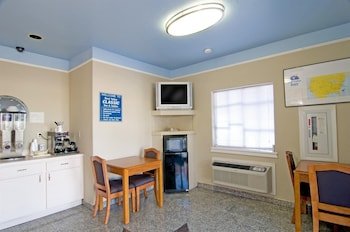 Americas Best Value Inn & Suites - Downtown