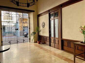 Class Colonial Aparta Hotel