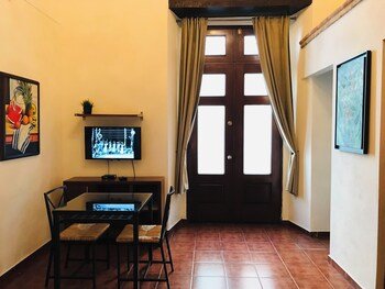 Class Colonial Aparta Hotel