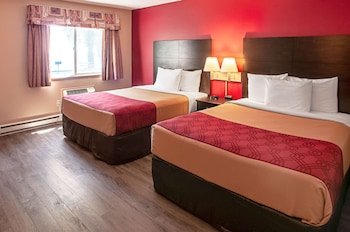 Econo Lodge On The Bay