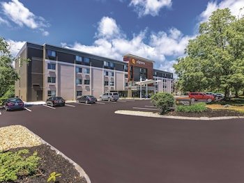 La Quinta Inn & Suites by Wyndham Salem NH