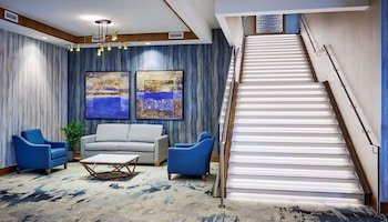 DoubleTree by Hilton Windsor Hotel & Suites