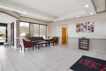 Red Roof Inn & Suites Jacksonville