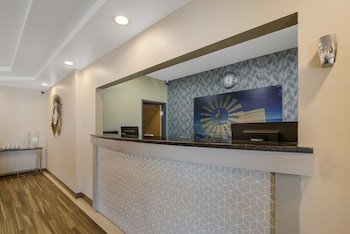 SureStay Plus by Best Western Topeka Northwest