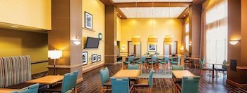 Hampton Inn & Suites Chesapeake-Square Mall