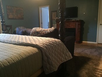 Up Up and Away Lodging