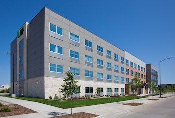 Holiday Inn Express & Suites Des Moines Downtown
