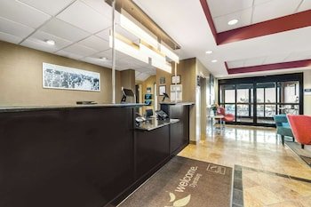 Sleep Inn & Suites