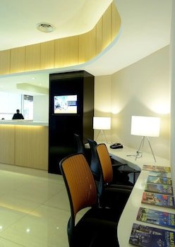 Pacific Express Hotel Central Market