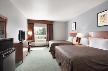 High Prairie Inn Hotel & Suites