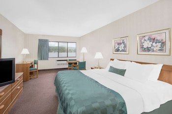 Ramada by Wyndham Hancock Waterfront