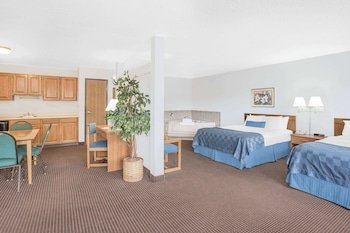 Ramada by Wyndham Hancock Waterfront