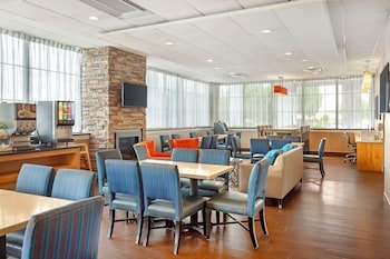 Best Western Hartford Hotel & Suites