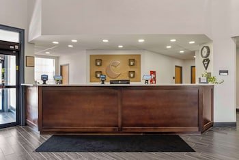 Comfort Suites