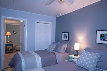 Paradise Cove at Lemon Bay