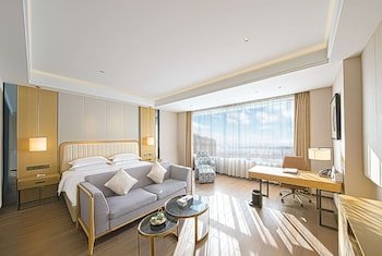 Ramada Plaza by Wyndham Shengzhou City Center