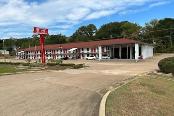 OYO Hotel Jefferson TX Hwy 59