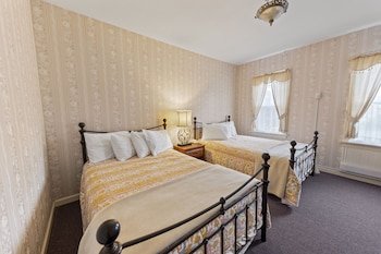 The Pines Inn - Lake Placid