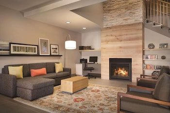 Country Inn & Suites by Radisson, Brooklyn Center, MN