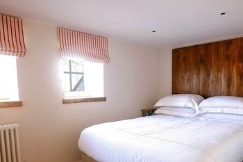 Gileston Manor